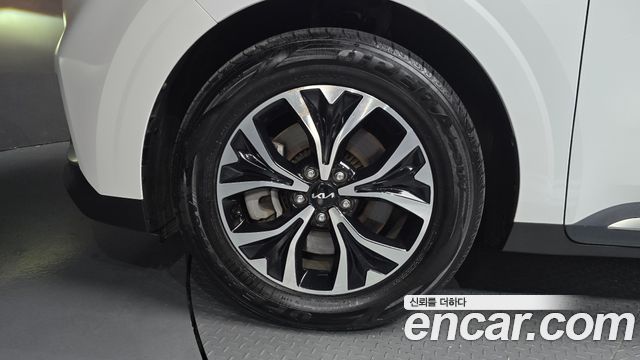 Kia Canival Diesel 9-Seater Noblesse — photo 1 of 31