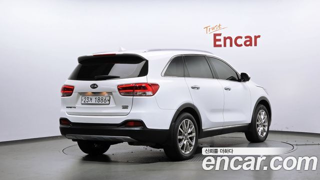 Kia Sorento Diesel 2.0 4WD — photo 1 of 20
