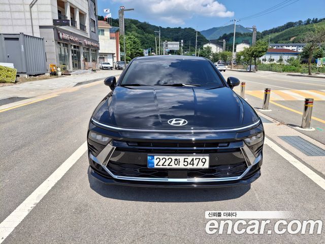 Hyundai Sonata 2.0 — photo 1 of 14