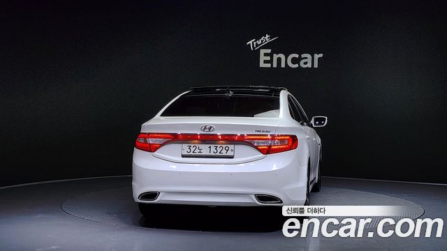 Hyundai Grandeur HG240 Luxury — photo 1 of 20