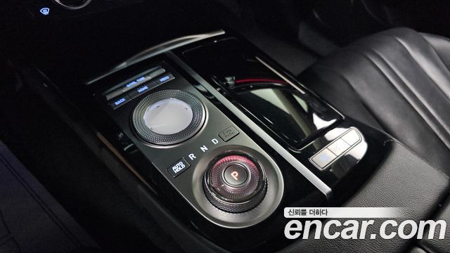 Genesis G80 Gasoline 2.5 Turbo AWD — photo 1 of 20