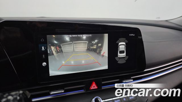 Hyundai AVANTE 1.6 — photo 1 of 20