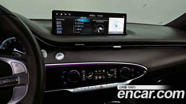 Genesis GV70 2.5T Gasoline AWD — photo 1 of 20