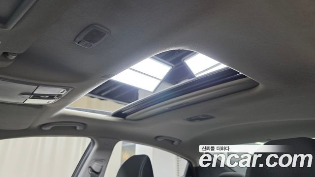 2010 Hyundai AVANTE M16 GDI Luxury, photograph 2