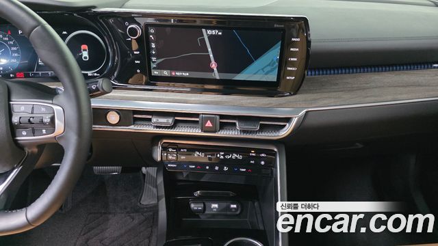 Kia K5 1.6 Turbo — photo 1 of 20