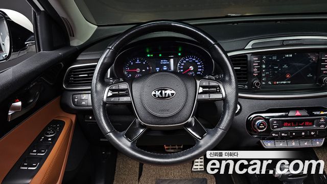 Kia Sorento Diesel 2.2 2WD — photo 1 of 20