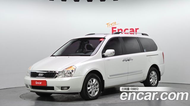 Kia Canival Grand Carnival GLX — photo 1 of 20