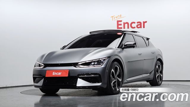 Kia EV6 Long Range — photo 1 of 20