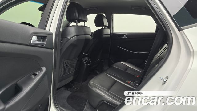 Hyundai Tucson Diesel 2.0 2WD — photo 1 of 20