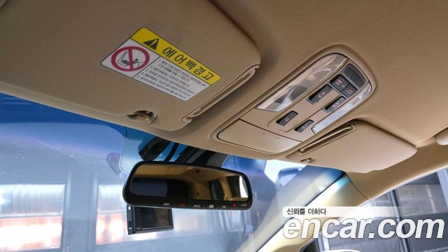 Kia Canival Gasoline 9-Seater Hi-Limousine — photo 1 of 20