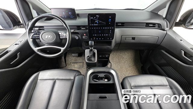 Hyundai Staria Cargo 5-Seater — photo 1 of 20