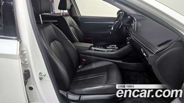 Hyundai Sonata 1.6 Turbo — photo 1 of 20
