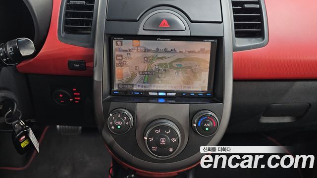 Kia Soul 1.6 2U — photo 1 of 37