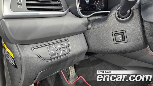 Genesis G70 3.3T Sport — photo 1 of 20