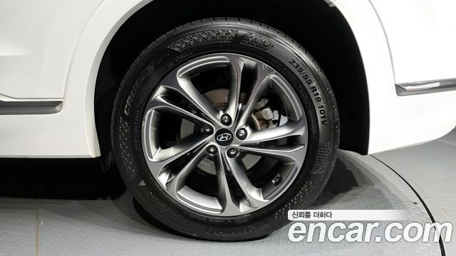 Hyundai Santafe Diesel 2.0 2WD — photo 1 of 38