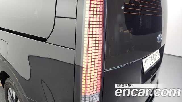 2021 Hyundai Staria Lounge 9-Seater, photograph 5