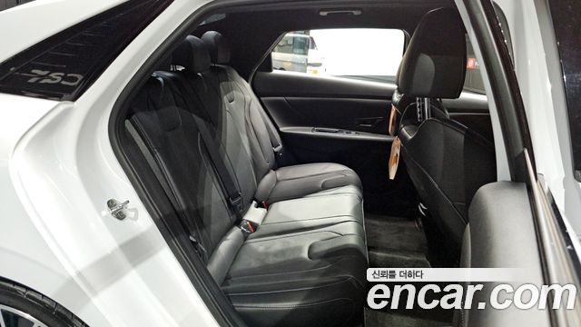 Hyundai AVANTE 2.0 N — photo 1 of 30