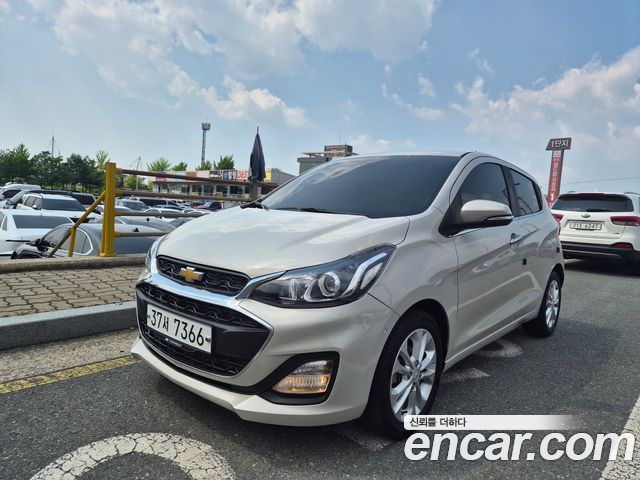 ChevroletGMDaewoo Spark Premier — photo 1 of 20