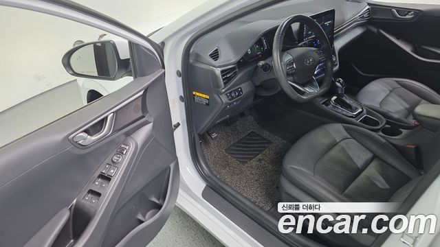 Hyundai Ioniq 1.6 HEV — photo 1 of 20