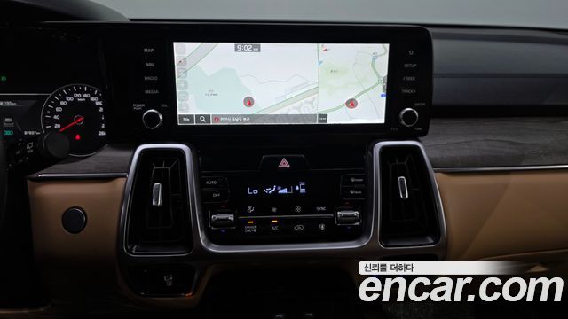 Kia Sorento HEV 1.6 4WD — photo 1 of 31