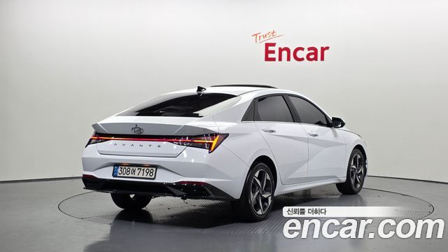 Hyundai AVANTE 1.6 — photo 1 of 31