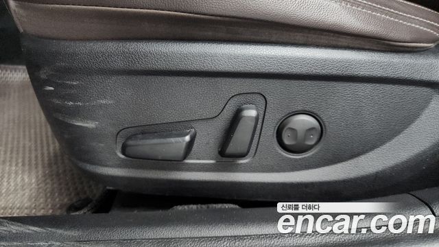 Hyundai Grandeur 3.0 LPi Modern (Rental Car) — photo 1 of 32