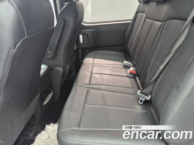 Hyundai Staria Cargo 5-Seater — photo 1 of 20