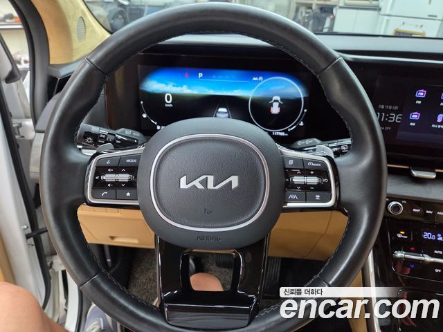 Kia Canival Diesel 9-Seater Hi-Limousine(Special Vehicle) — photo 1 of 20