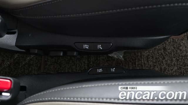 Kia Canival HEV 7seater Gravity — photo 1 of 38