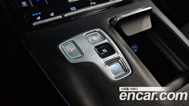 Hyundai Grandeur 2.5 — photo 1 of 32