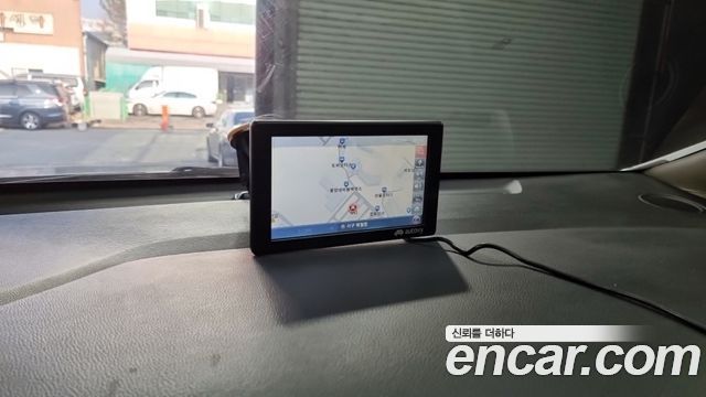 Kia Carens 2.0 LPi Trendy — photo 1 of 18