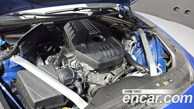 Genesis G70 2.0T AWD — photo 1 of 34
