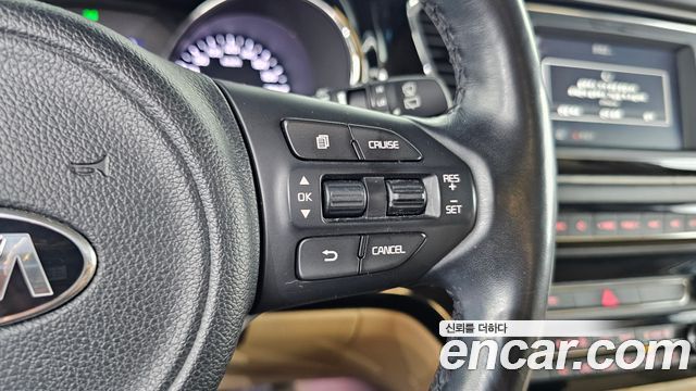 Kia Canival 9-seater Hi-Limousine — photo 1 of 31