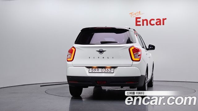 2016 KG_Mobility_Ssangyong TIBOLI Diesel IX 2WD, photograph 3