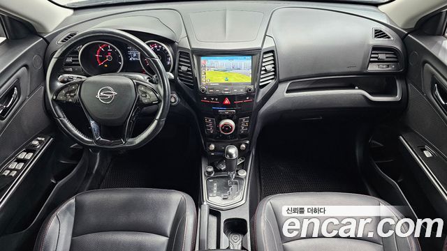 2016 KG_Mobility_Ssangyong TIBOLI Diesel IX 2WD, photograph 2