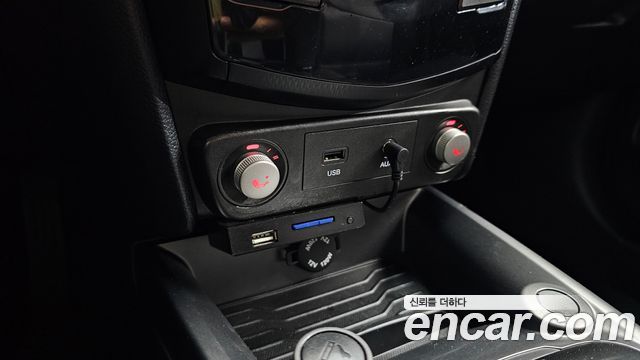 2016 KG_Mobility_Ssangyong TIBOLI Diesel IX 2WD, photograph 9