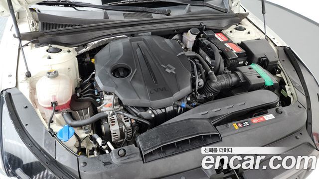 Kia K5 2.0 — photo 1 of 34