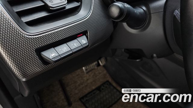 Renault-KoreaSamsung XM3 1.6 E-TECH Inspire e-shifter — photo 1 of 30