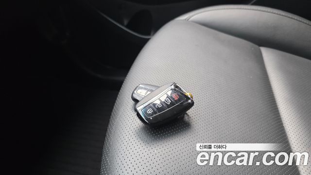 Hyundai Santafe Diesel 2.0 2WD — photo 1 of 31