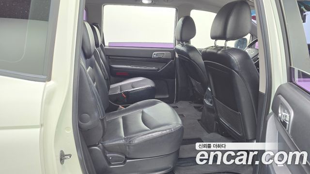 KG_Mobility_Ssangyong KORANDO 4WD TX 9-seater — photo 1 of 20