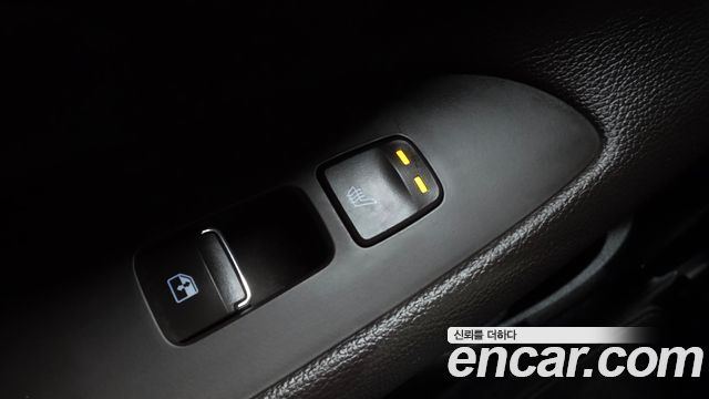 Hyundai Grandeur 2.5 — photo 1 of 35