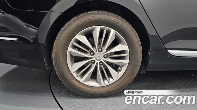 Hyundai Grandeur HG240 Modern — photo 1 of 20