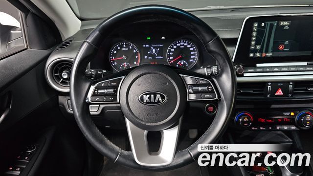 Kia K3 Standard — photo 1 of 30