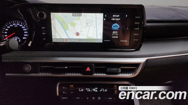 Kia K5 2.0 — photo 1 of 33