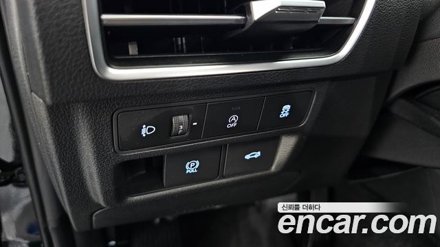 Hyundai Sonata 2.0 — photo 1 of 32