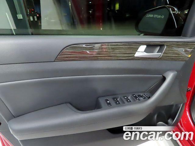 Hyundai Sonata 2.0 Smart — photo 1 of 20