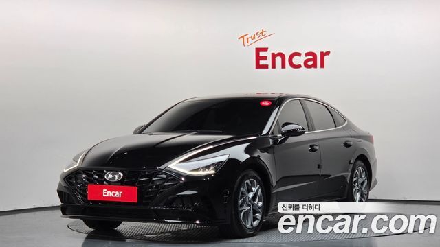 Hyundai Sonata 2.0 — photo 1 of 33