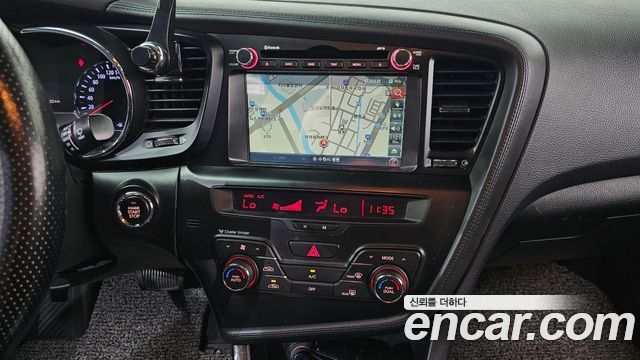 Kia K5 2.0 Prestige — photo 1 of 30