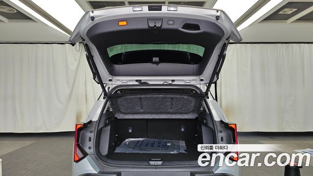 Kia Seltos HEV 1.6 2WD — photo 1 of 34
