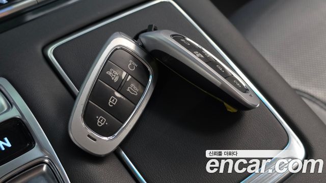 Hyundai Grandeur 2.5 — photo 1 of 35
